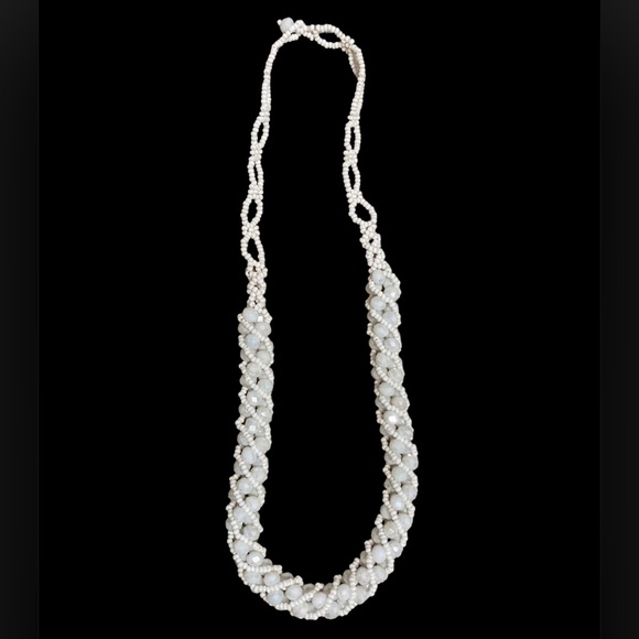 White Beaded Necklace with Glittery Faceted Beads and Spiralling Seed Beads NWOT - Picture 1 of 4
